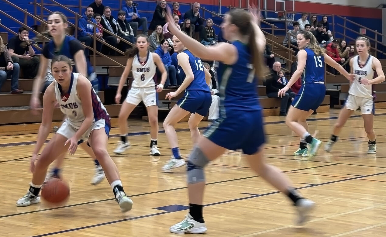 The Senior Girls Basketball team in action