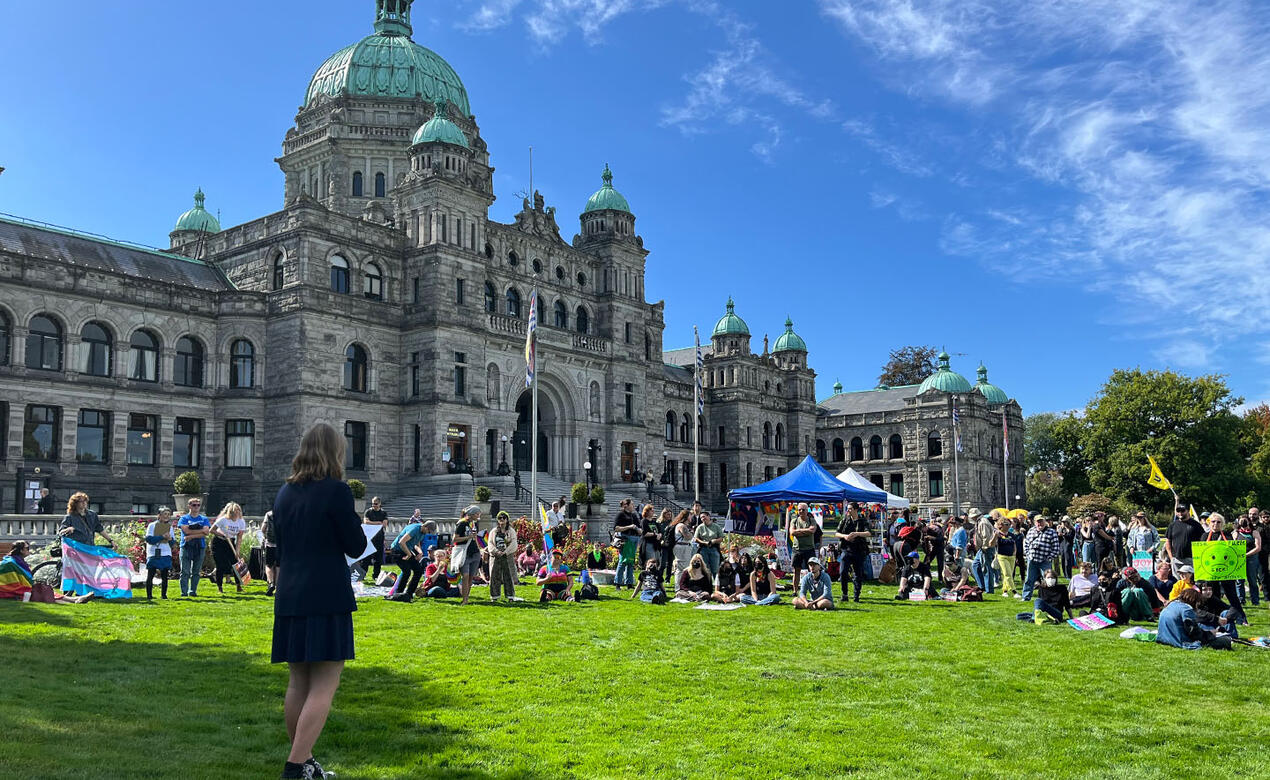Senior School student Beatrice Sharpe speaks to crowd at climate change protest