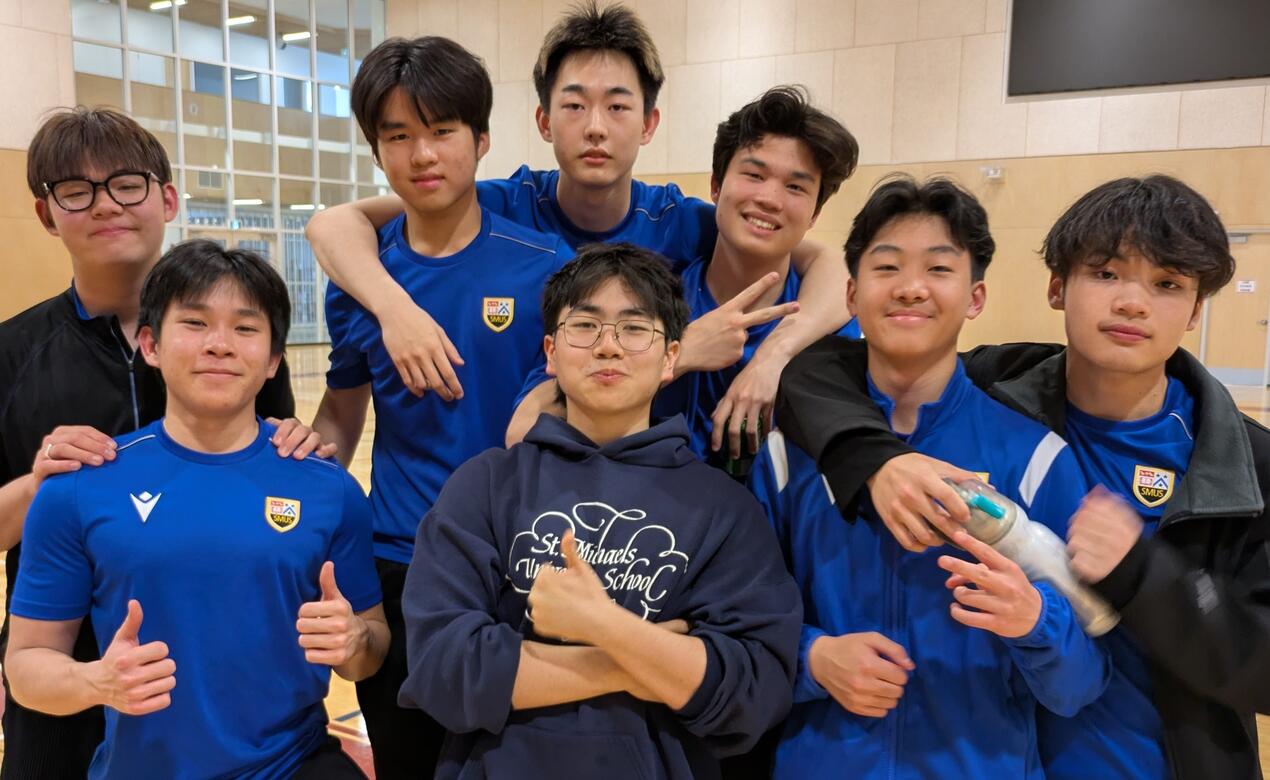 Senior Badminton Team Group photo