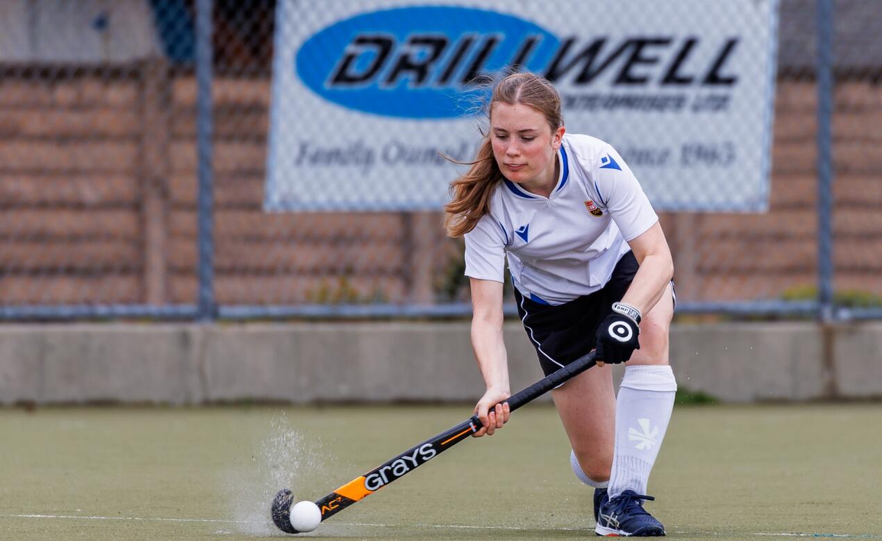 senior girls field hockey ferreira cup Julia Nemitz in action