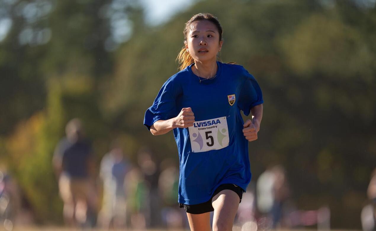 Rina Chida races cross country for SMUS