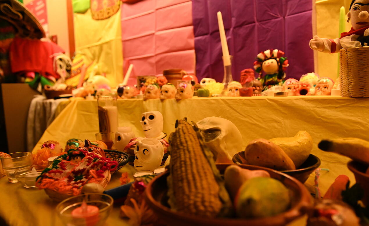 Día de Muertos table display