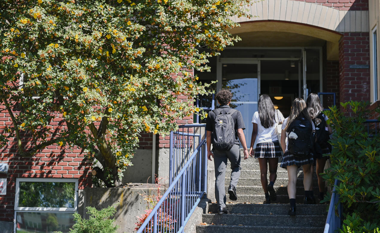 Senior Students walking into boarding