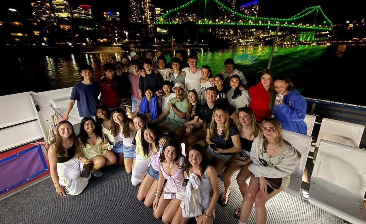 SMUS students on a Spring Break trip in Australia