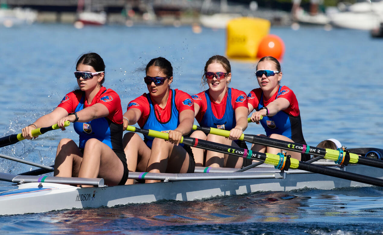 SMUS U19 Women rowing at Brentwood Regatta