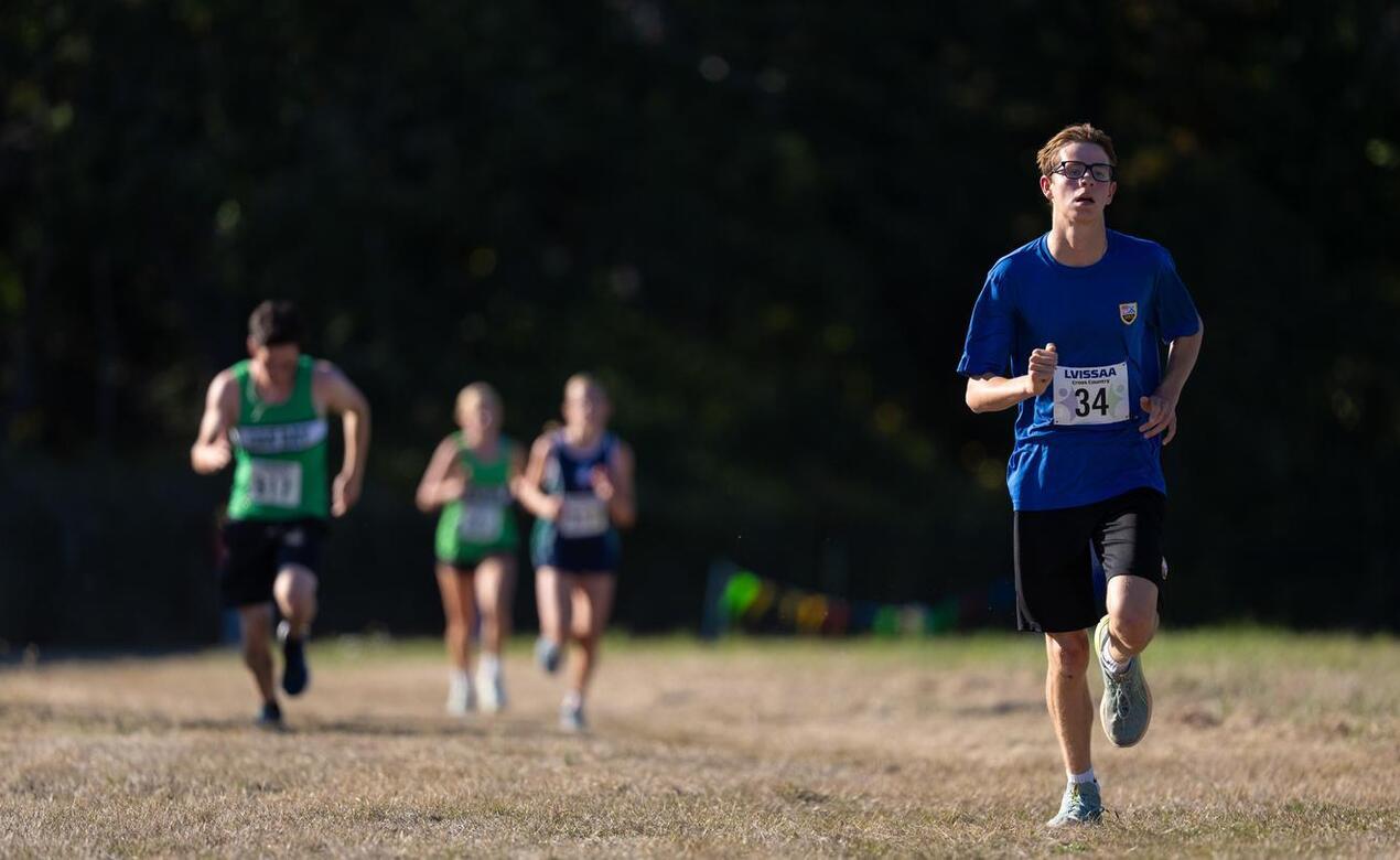 Henri Jungkind in cross country race