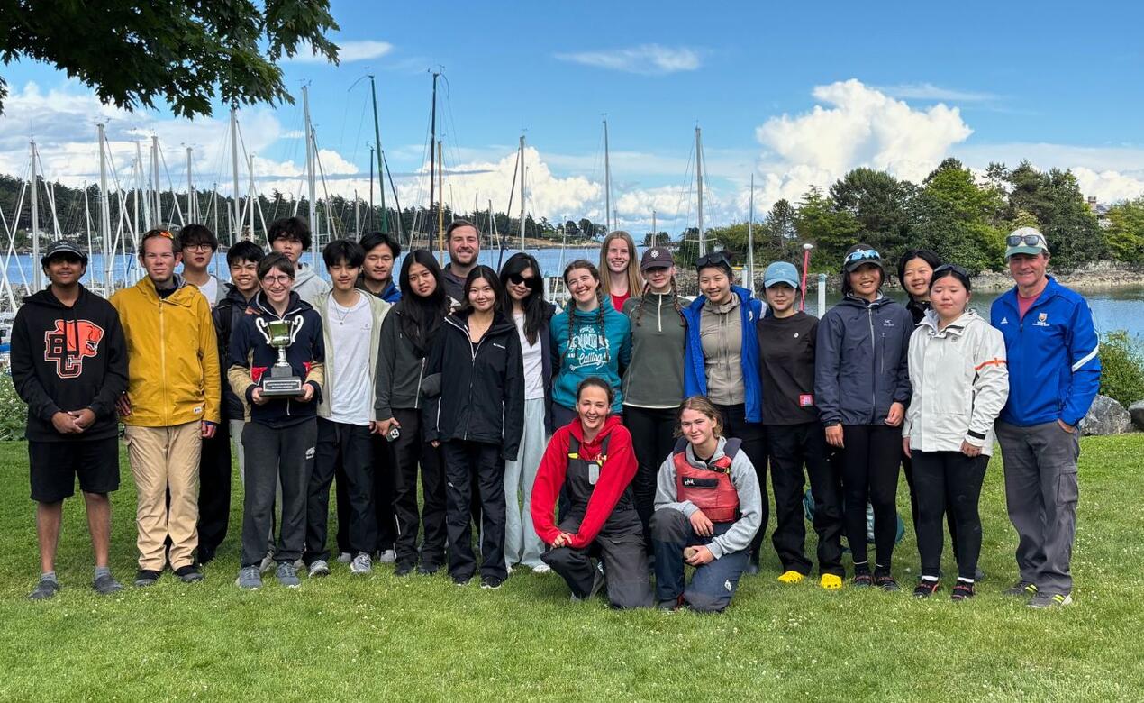 SMUS Sailing team and coaches