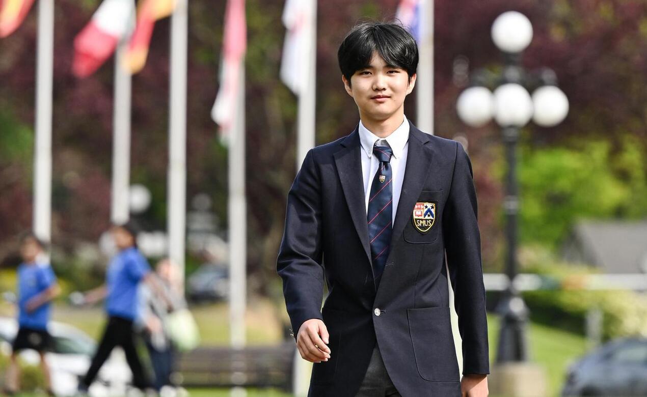 Jared Qin '28 on campus at SMUS