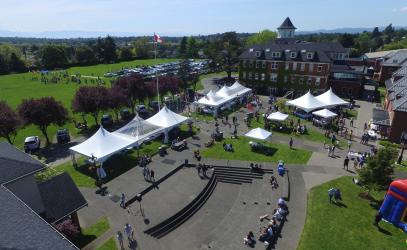 Drone photo of Alumni Weekend in the Quad