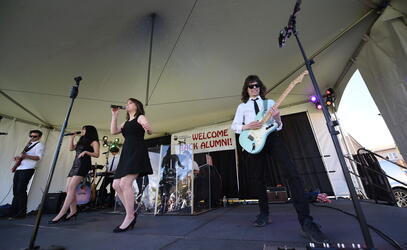 Timebenders perform at Alumni Weekend 2022