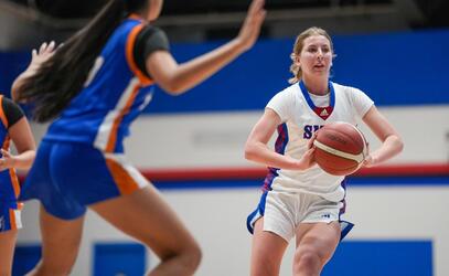 Senior Girls basketball player Mya Beare