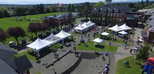 Drone photo of Alumni Weekend in the Quad