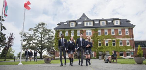 Senior School students in front of School House