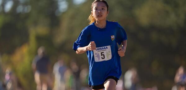 Rina Chida races cross country for SMUS
