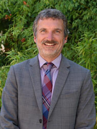 A portrait of Dave Hlannon