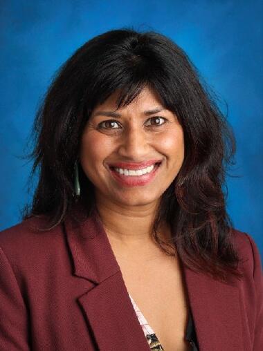 A portrait of Nicole Carvalho