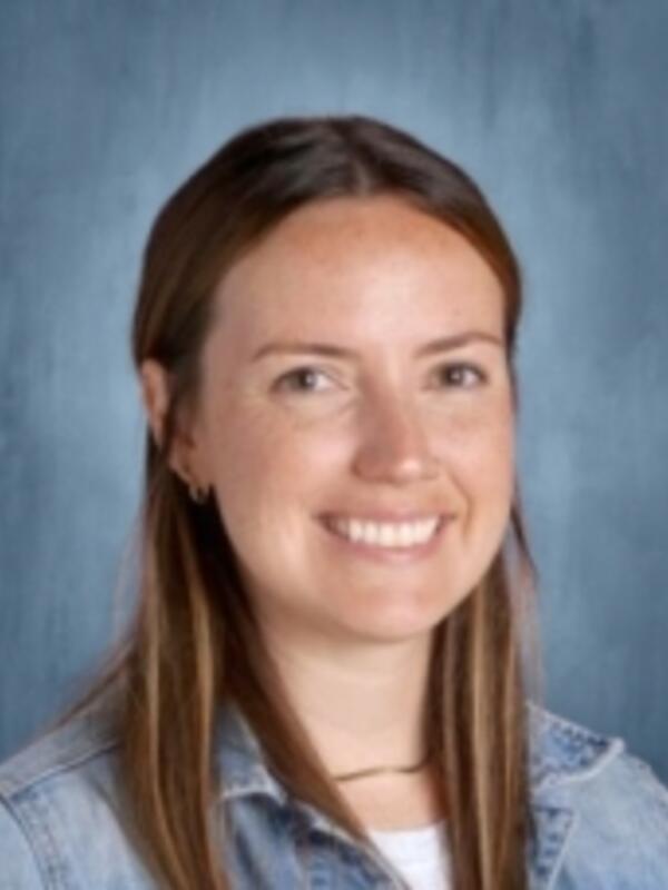 A portrait of Lindsey Ashton