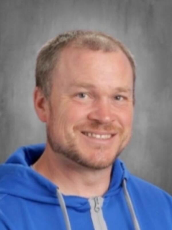 A portrait of Tom Hollingworth