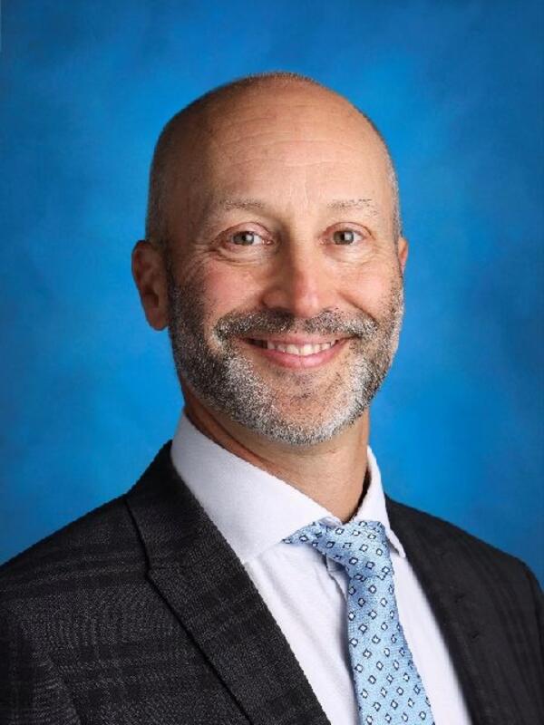 A portrait of Steve Bates