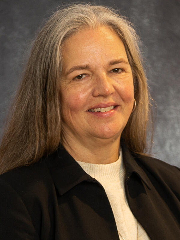 A portrait of Dr. Fiona Donald '82
