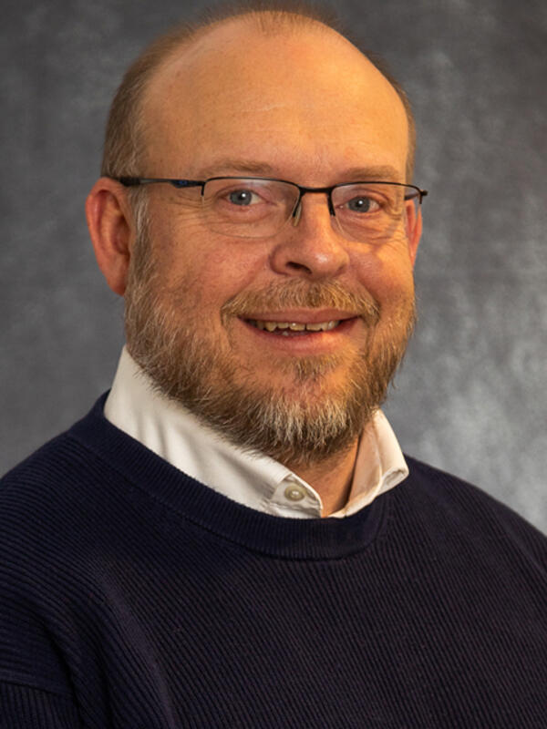 A portrait of Neil Mulholland '88