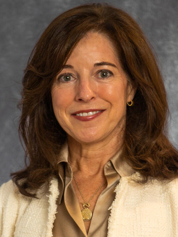 A portrait of Shannon Hill '85