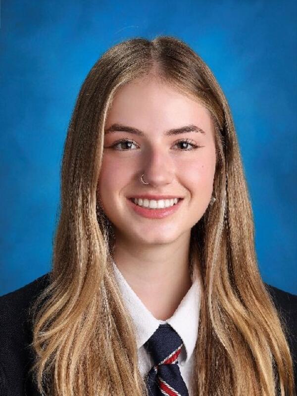 Portrait photo of Ruby Dieringer