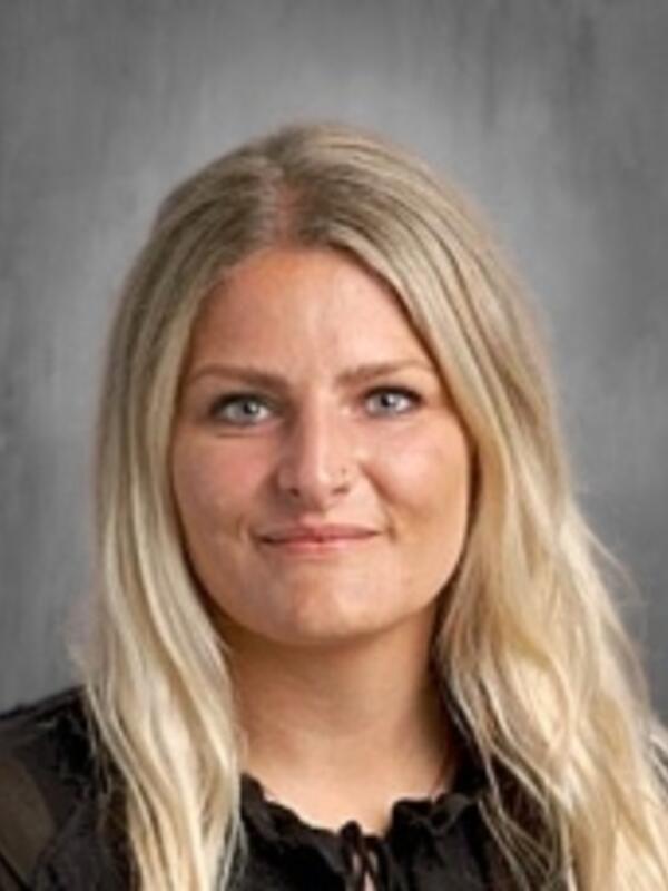 A portrait of Caitlin Barnes