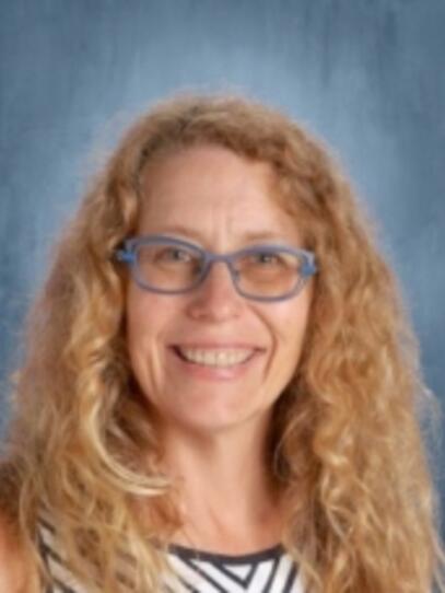 A portrait of Lynn Porteous
