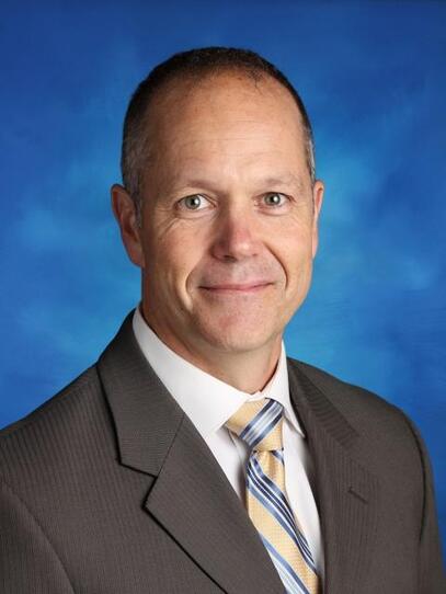 A portrait of Oliver Amiel