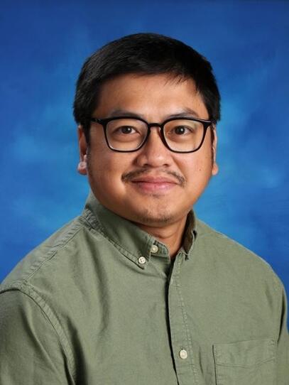 A portrait of Mark Fraginal