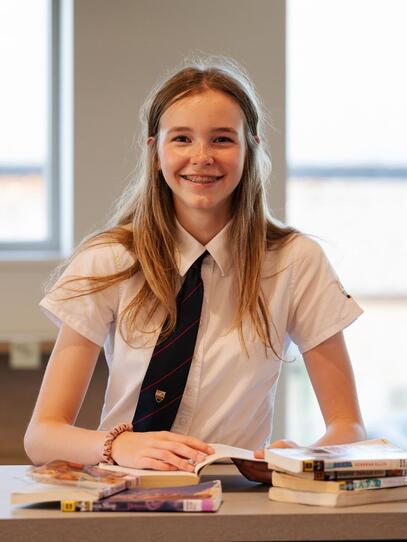 A SMUS Middle School student