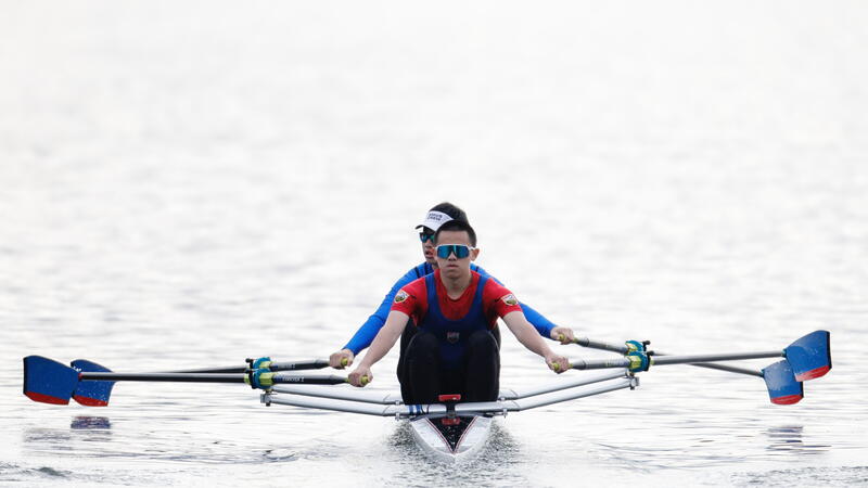 Senior Rowing Elk Lake Spring Regatta