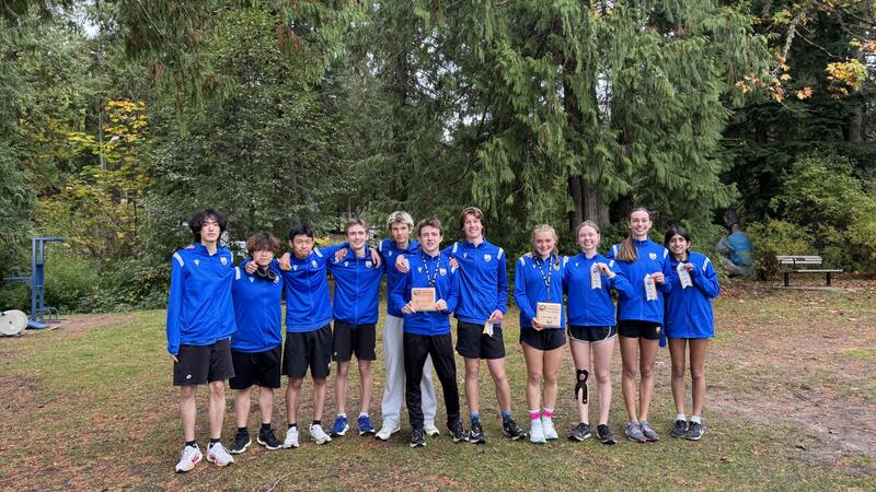 Senior Cross-Country Team photo 