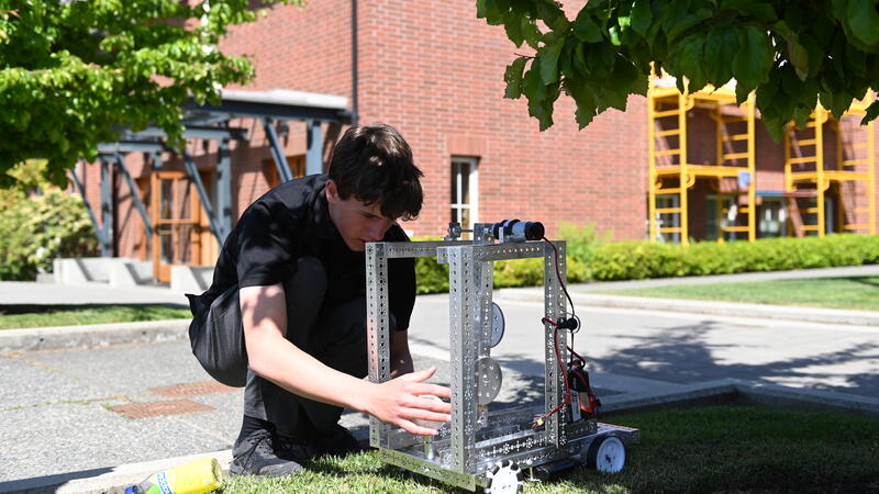 Senior Robotics and Engineering Grade 9 Robot Golf