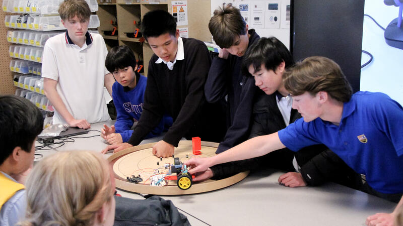 Senior STEAM Engineering students