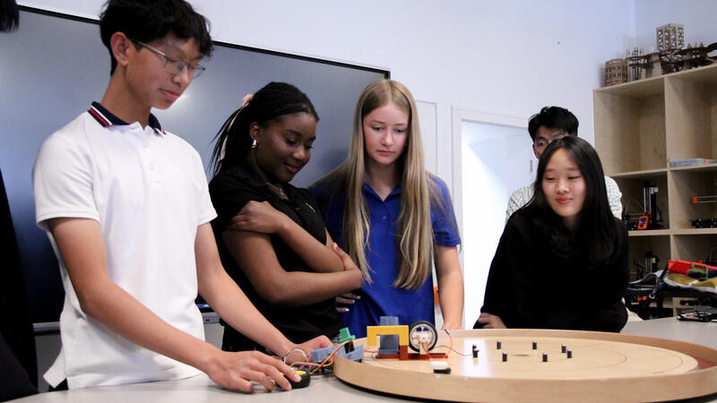 Senior STEAM Engineering students
