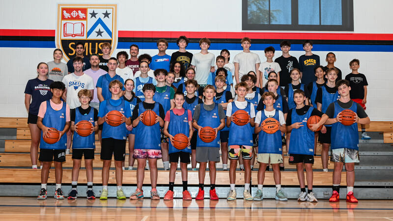 Basketball Practice 5 Team photo - SMUS Camps