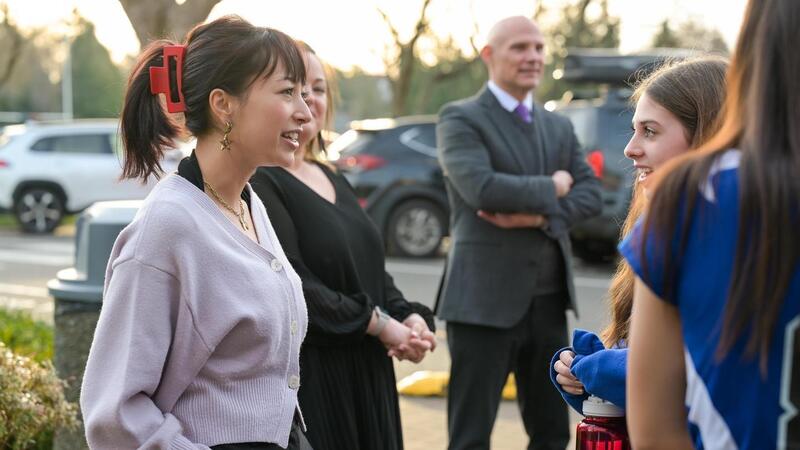 Alumna Andini Makosinski '15 visits SMUS to speak to Middle School students