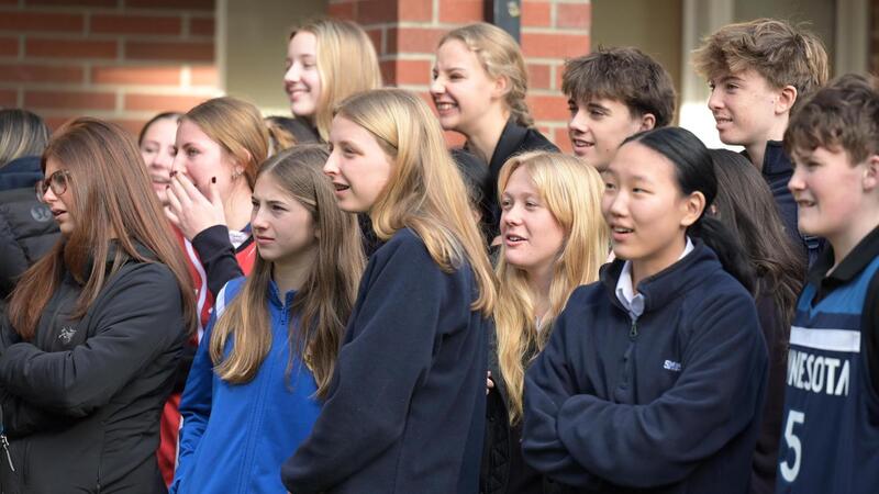 Students watch the Link Leaders Egg Drop Challenge