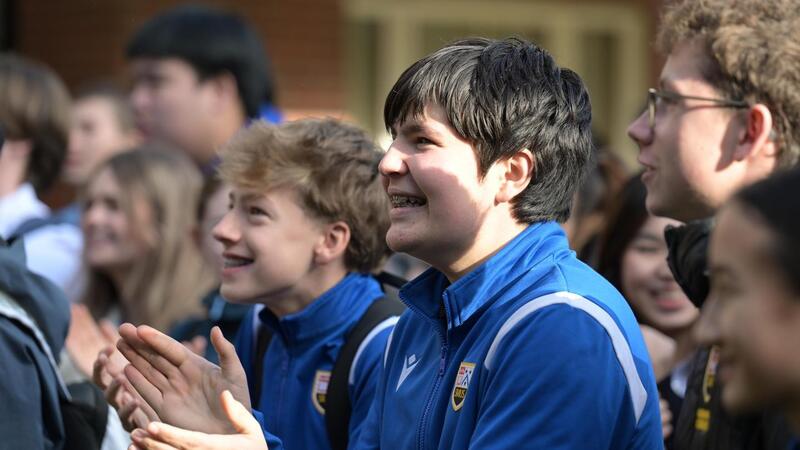 Students watch the Link Leaders Egg Drop Challenge