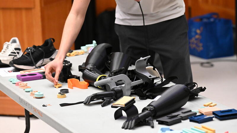 STEAM 10 x Victoria Hand Project