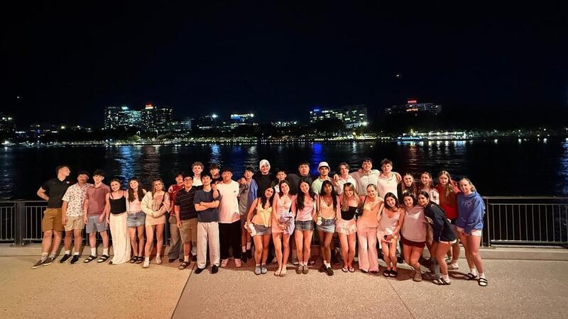 SMUS students on a Spring Break trip in Australia
