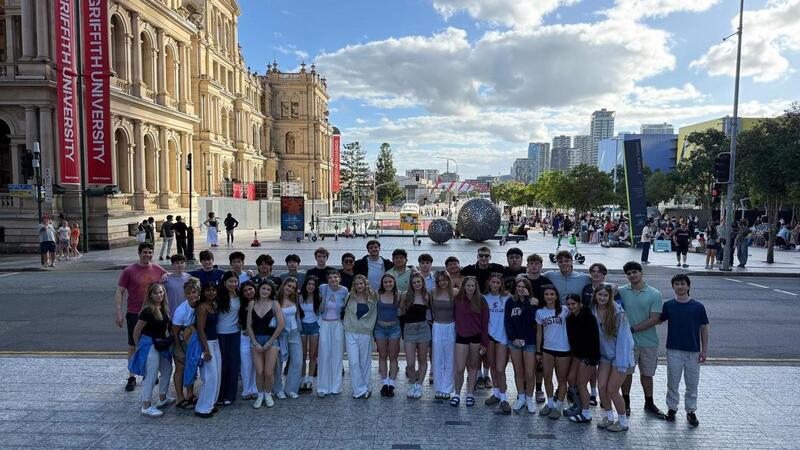 SMUS students on a Spring Break trip in Australia