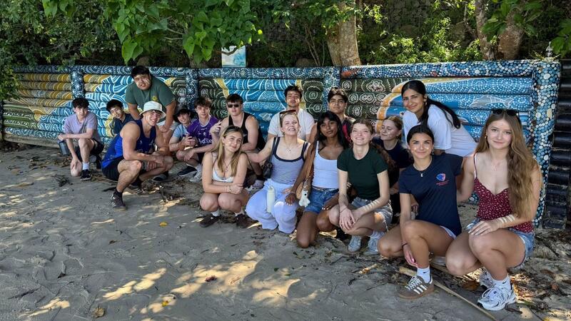 SMUS students on a Spring Break trip in Australia