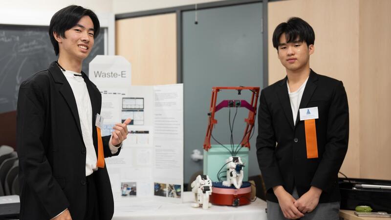 Senior School Science Fair - Regionals Edmond Aphiwetsa and Sting Zhang