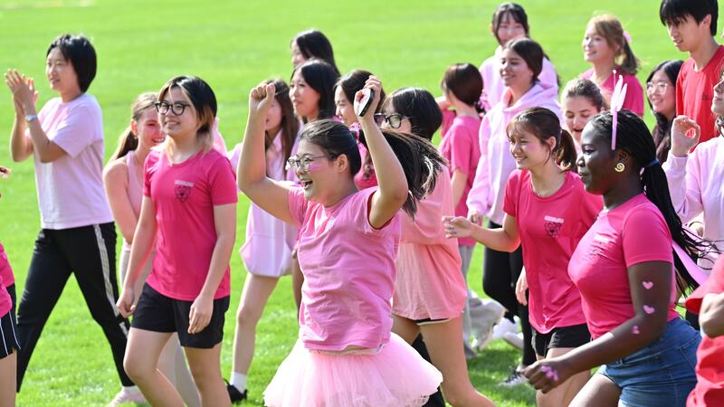 Winslow team cheer.