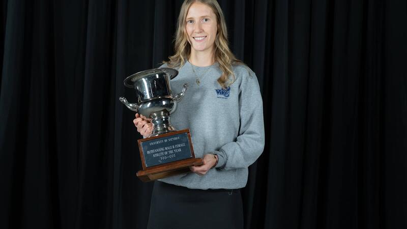 Alumni Anna Mollenhauer field hockey