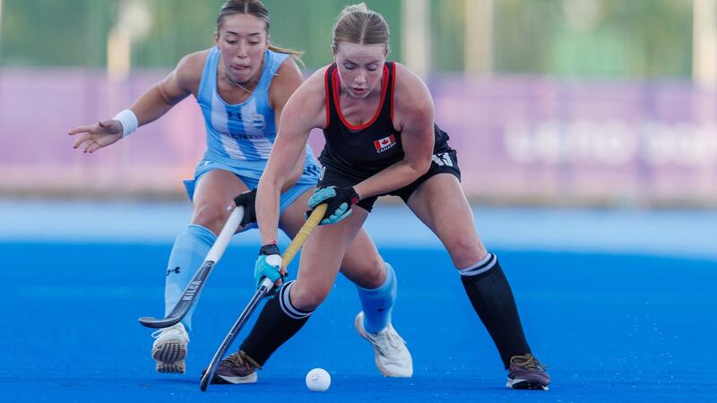 Alumni Anna Mollenhauer field hockey