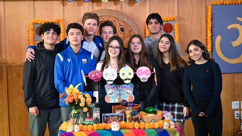 Chapel Día de Muertos Spanish Club